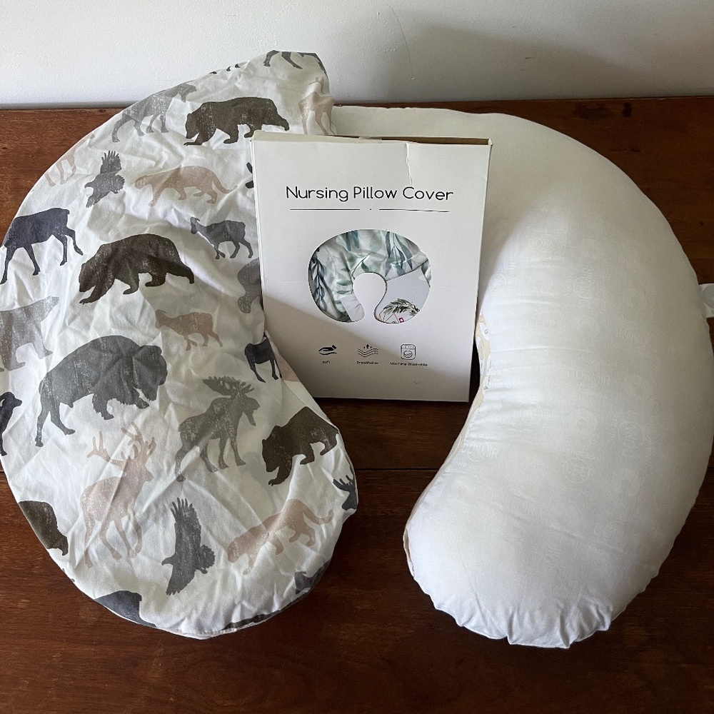 Boppy Nursing Pillow with 2 covers